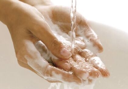 L'hygiène des mains protège contre l'entrée de parasites dans le corps. 